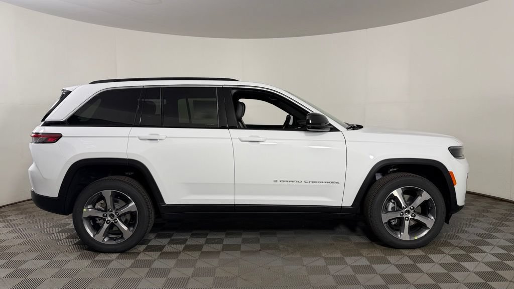 New 2026 Jeep Grand Cherokee Limited AWD/4WD image 8