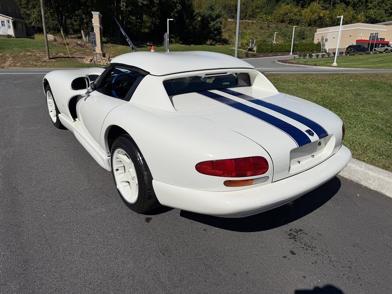 Used 1996 Dodge Viper RT/10 RWD image 4