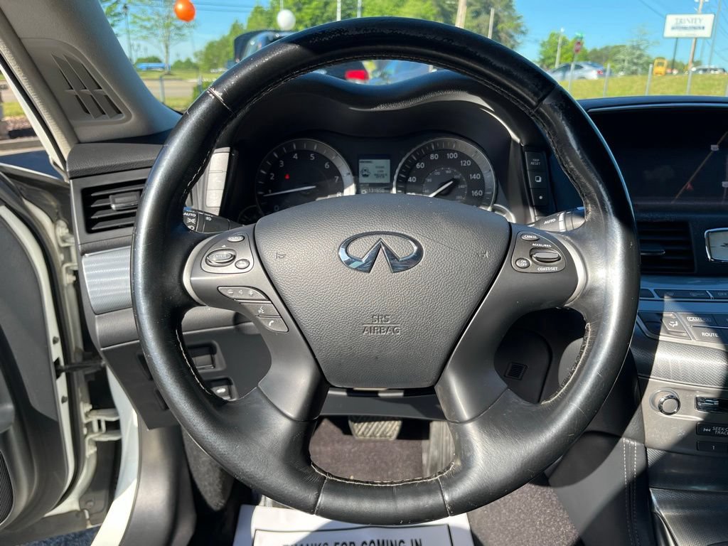 Used 2016 INFINITI Q70 3.7 AWD/4WD image 11
