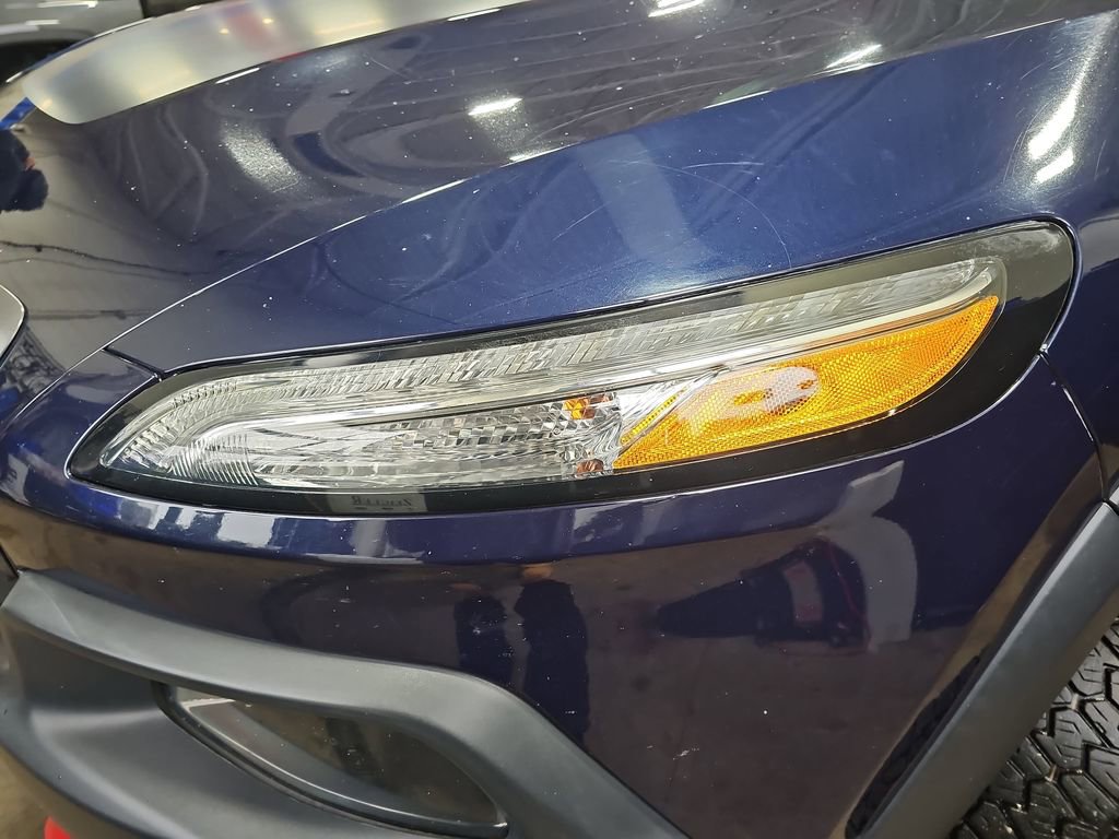 Used 2016 Jeep Cherokee Trailhawk w/ Leather Interior Group image 31