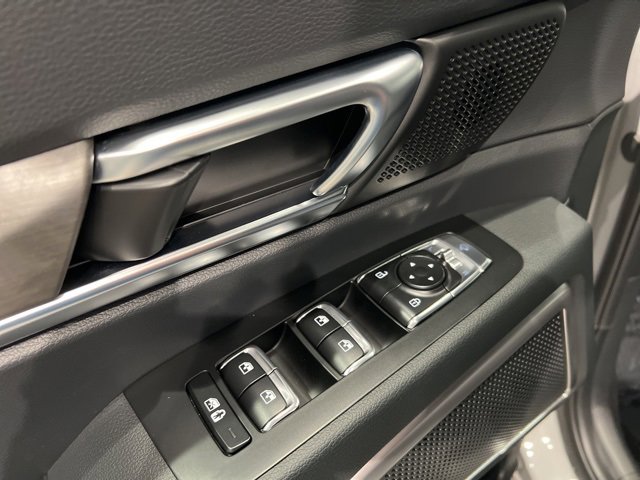 Used 2025 Kia Telluride AWD image 16