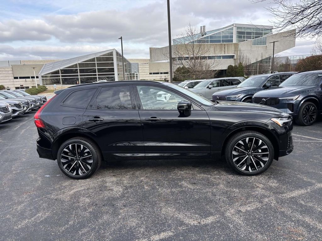 New 2026 Volvo XC60 B5 Ultra w/ Protection Package Premier image 8