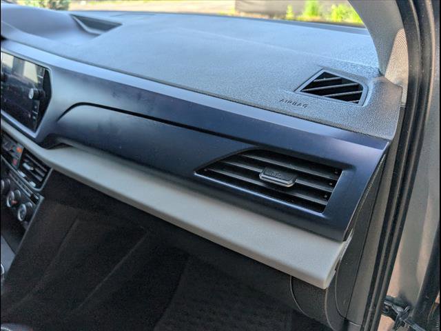 Certified 2022 Volkswagen Taos SE image 12