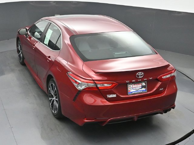 Used 2018 Toyota Camry SE w/ Moonroof Package FWD image 31