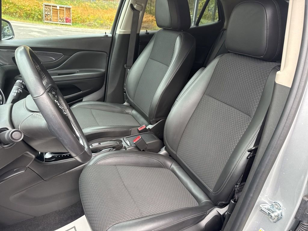 Used 2022 Buick Encore Preferred w/ Safety Package image 16