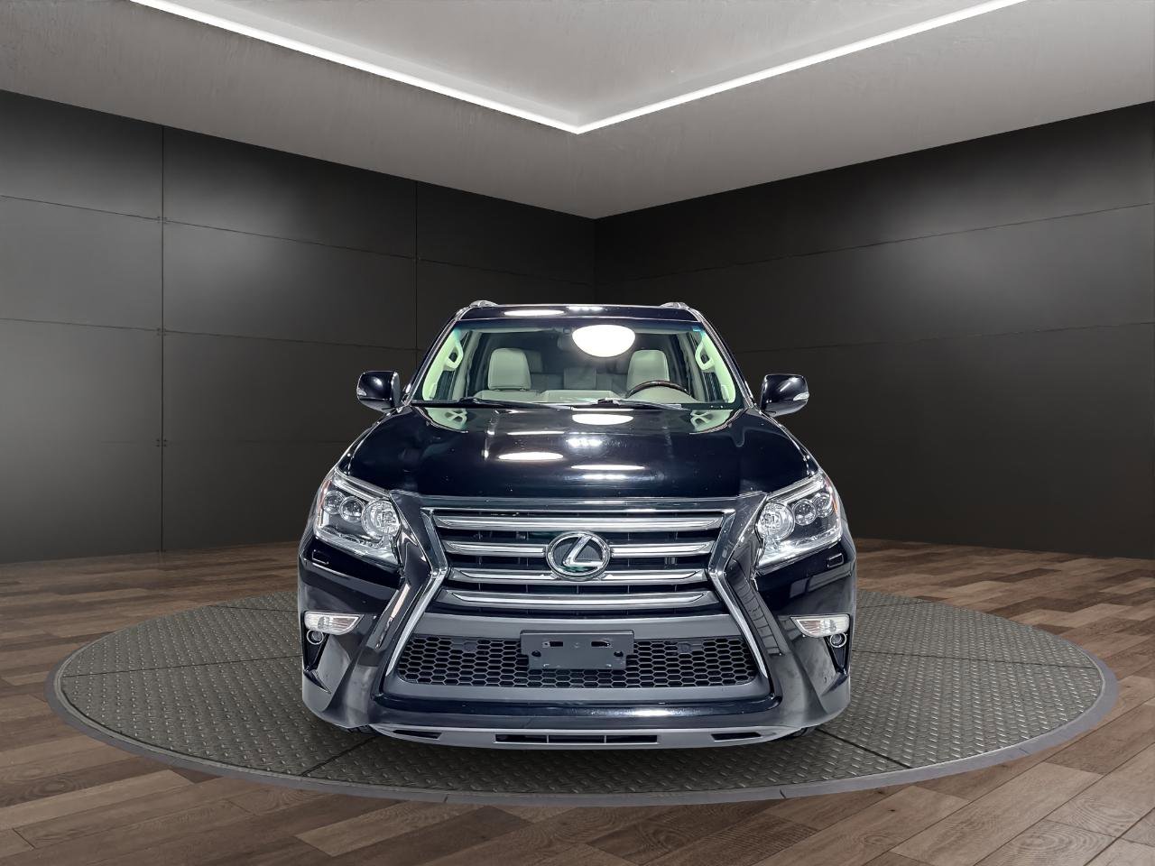 Used 2017 Lexus GX 460 Premium w/ Premium Package image 3