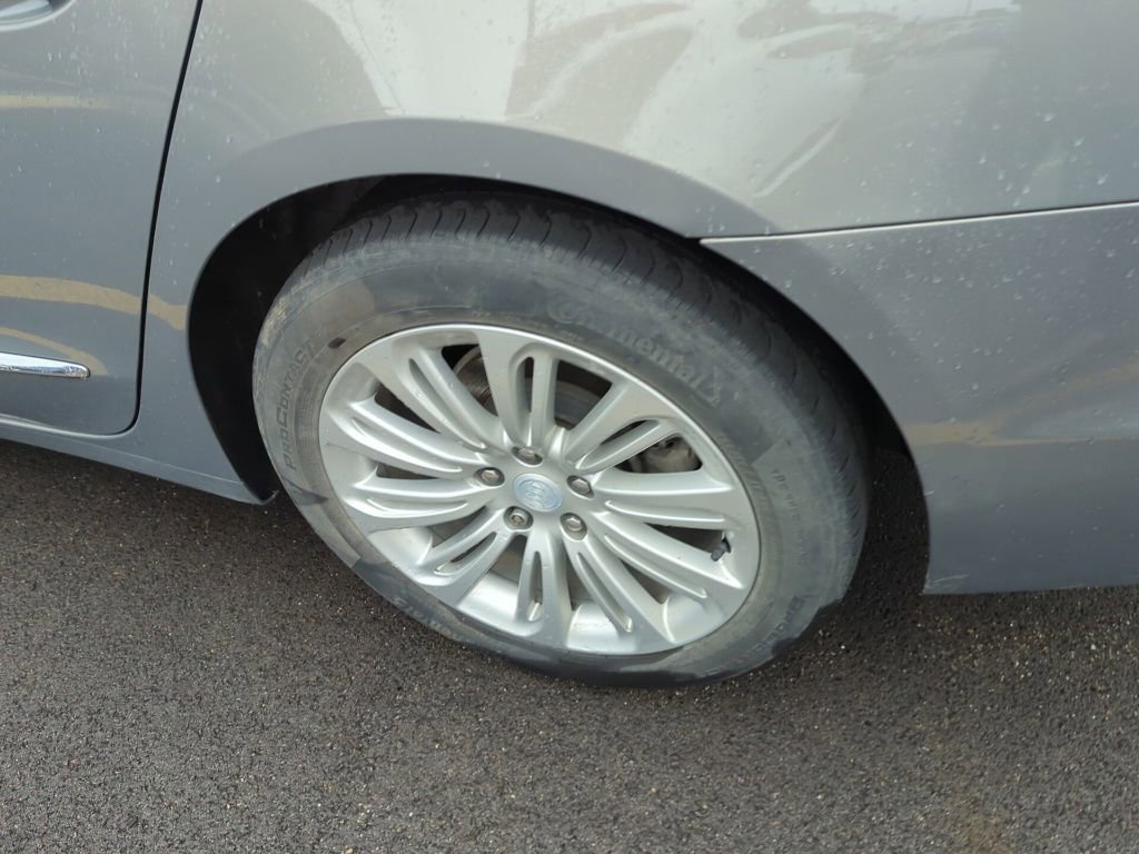 Used 2019 Buick LaCrosse Essence w/ Sights and Sounds Package image 5