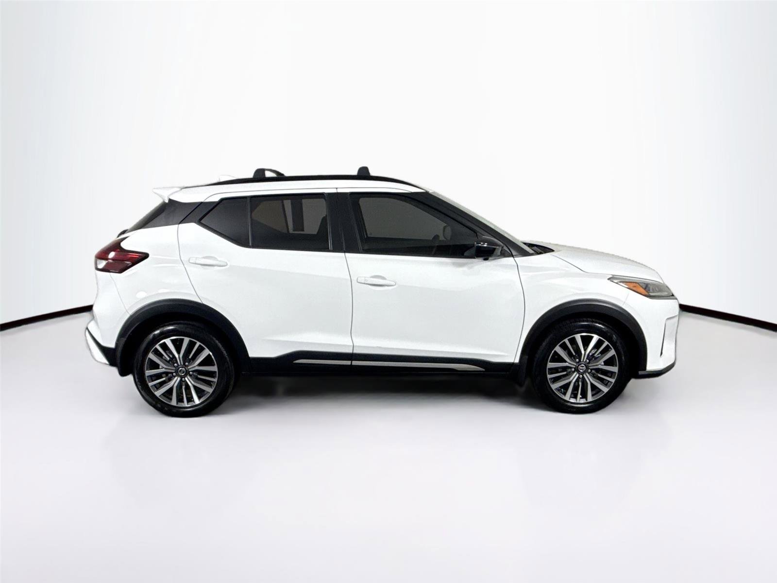 Used 2021 Nissan Kicks SR w/ Interior Electronics Package image 9