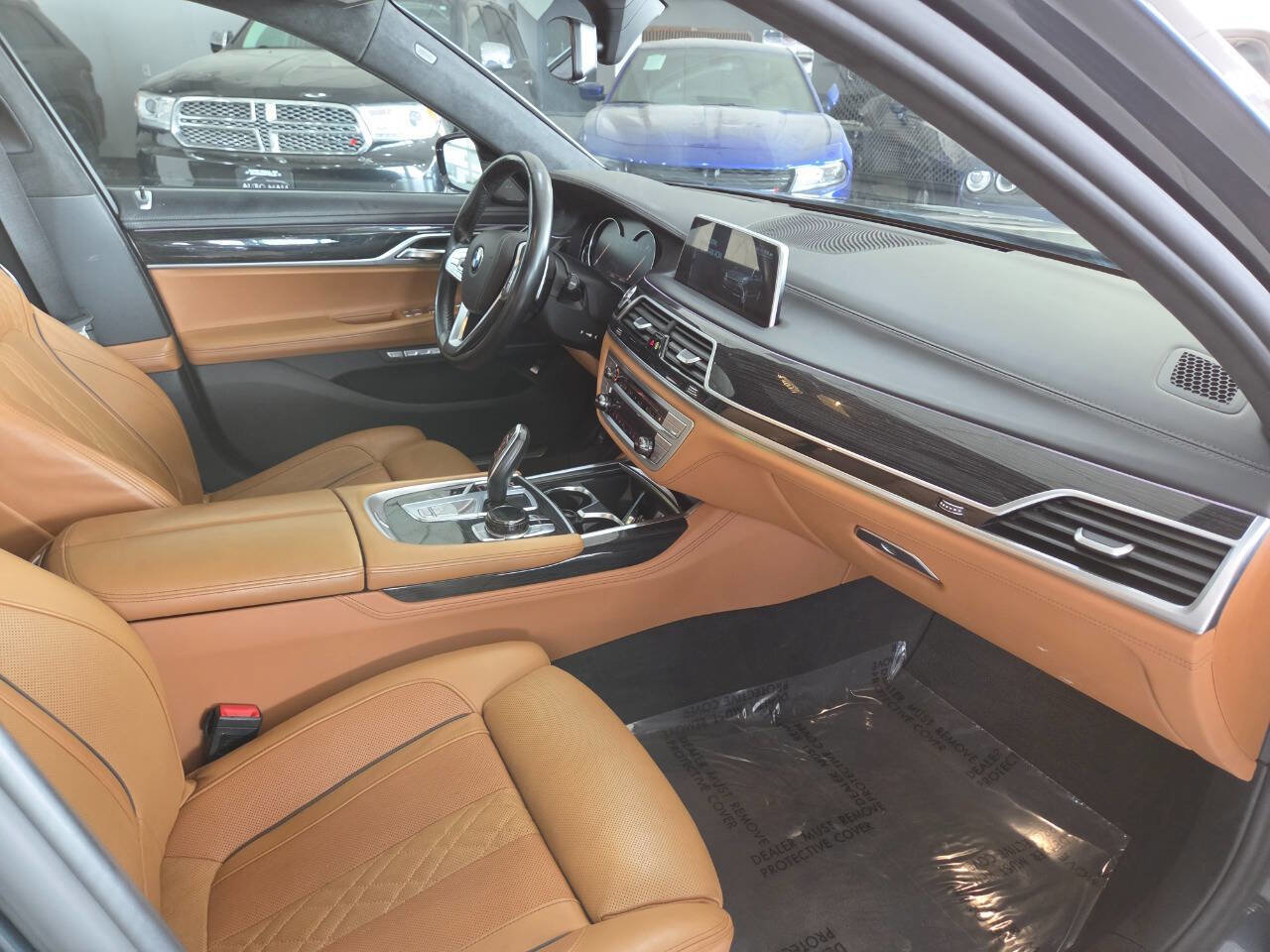 Used 2016 BMW 750i xDrive image 27