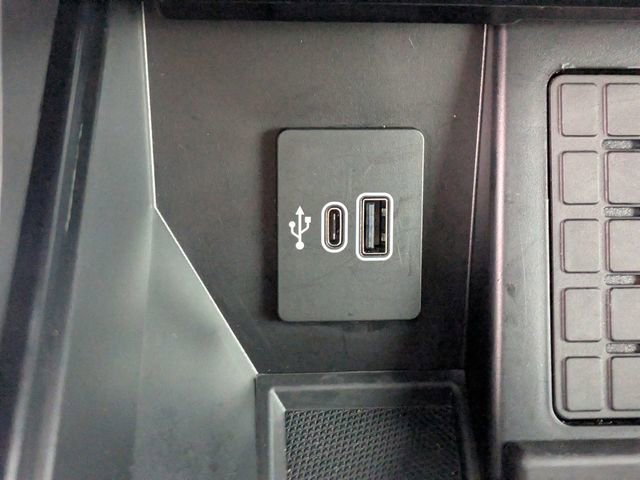 Used 2025 Ford F150 Lariat w/ Equipment Group 501A Mid image 23