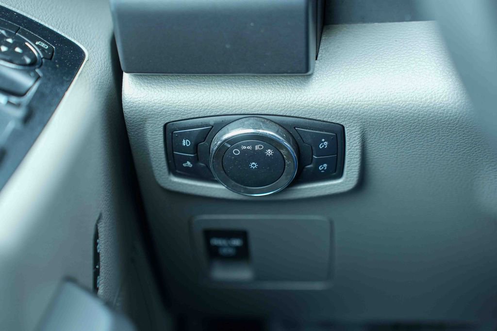 Used 2020 Ford F150 XLT image 25