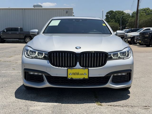 Used 2019 BMW 740i w/ Executive Package RWD image 3