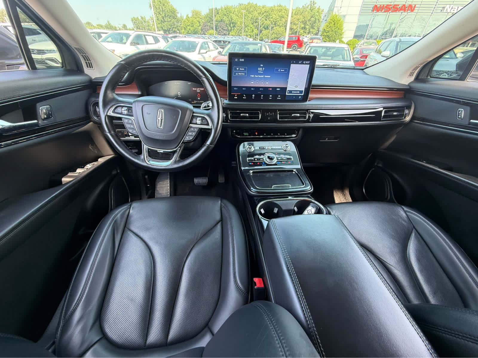 Used 2022 Lincoln Nautilus Reserve w/ Monochromatic Package AWD/4WD image 10