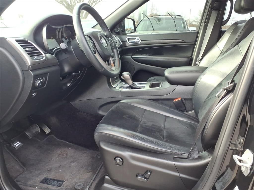 Used 2017 Jeep Grand Cherokee Altitude image 14