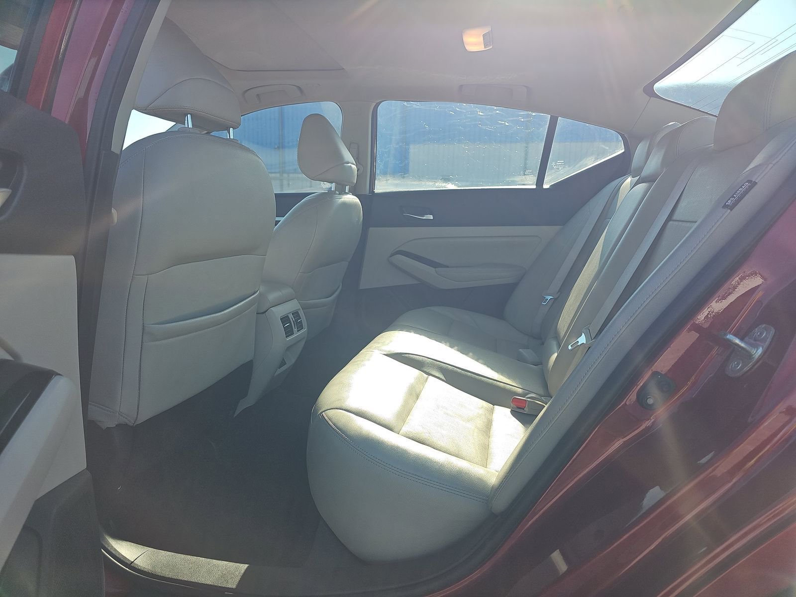 Used 2020 Nissan Altima 2.0 Platinum FWD image 4