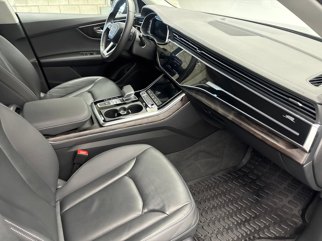 Used 2023 Audi Q8 Premium w/ Convenience Package AWD/4WD image 27