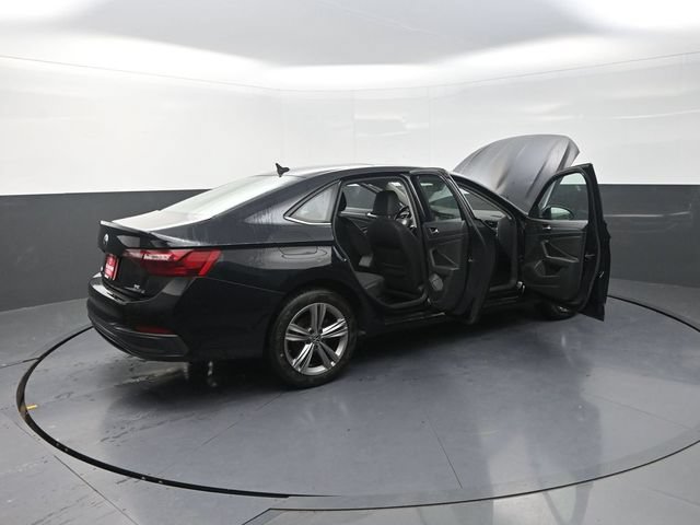 Used 2024 Volkswagen Jetta SE FWD image 45