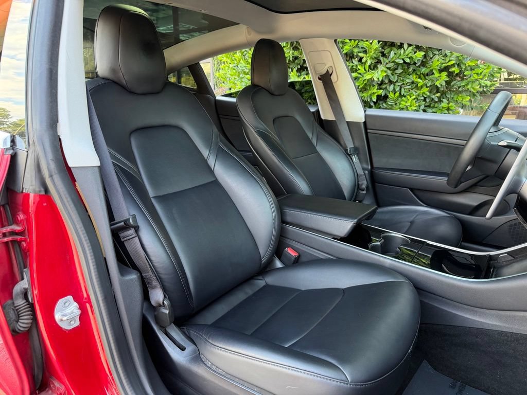 Used 2020 Tesla Model 3 Standard Range RWD image 34