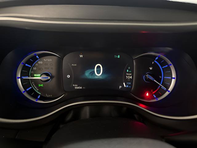 Used 2024 Chrysler Pacifica Limited FWD image 21