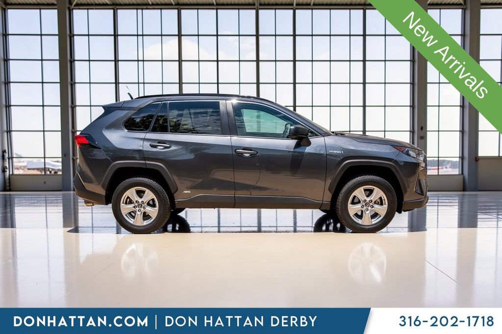 Used 2020 Toyota RAV4 LE AWD/4WD image 31
