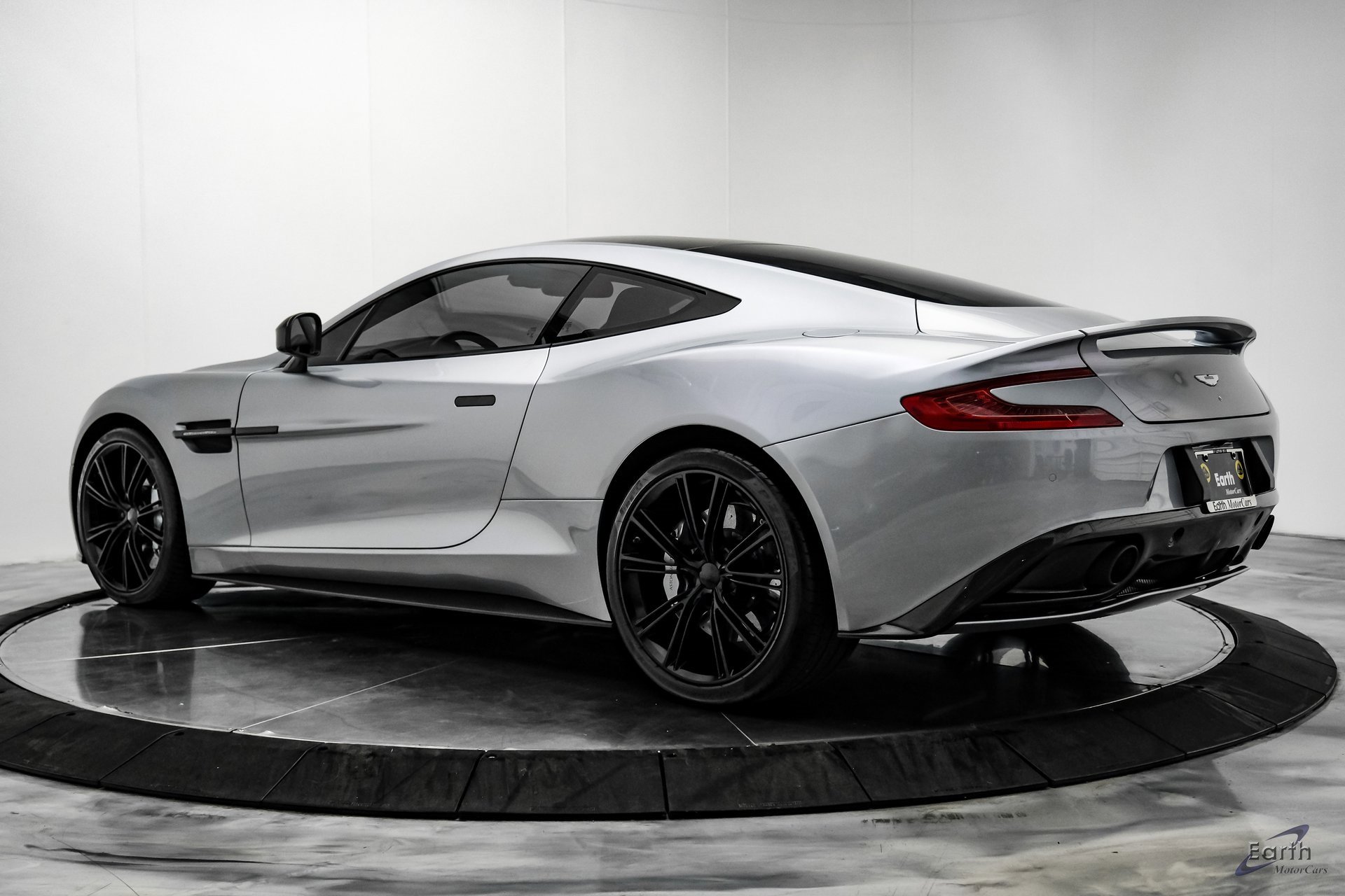 Used 2014 Aston Martin Vanquish Coupe image 8