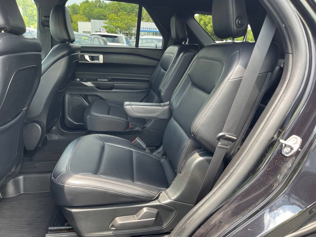 Used 2020 Ford Explorer XLT w/ Equipment Group 202A AWD/4WD image 8