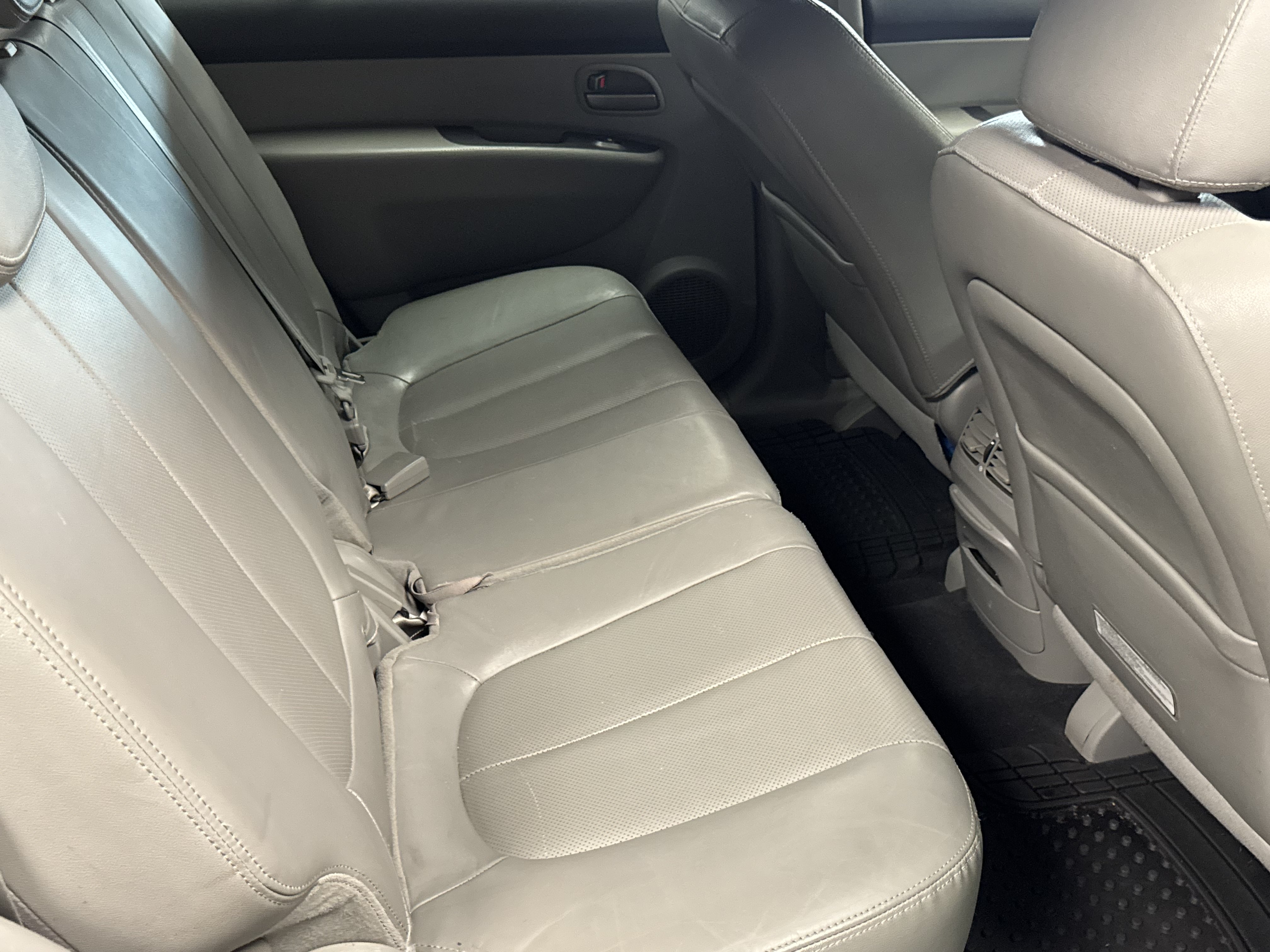 Used 2007 Kia Rondo EX w/ Premium Pkg FWD image 10