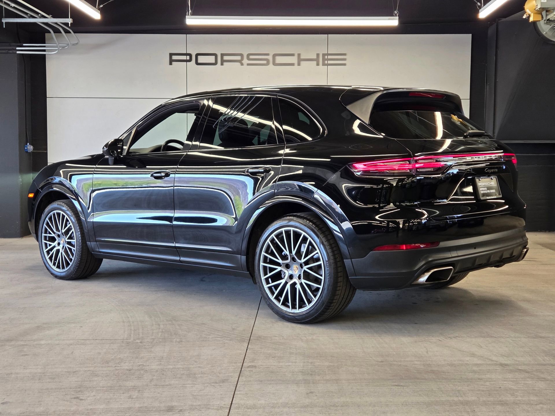 Certified 2020 Porsche Cayenne AWD/4WD image 3