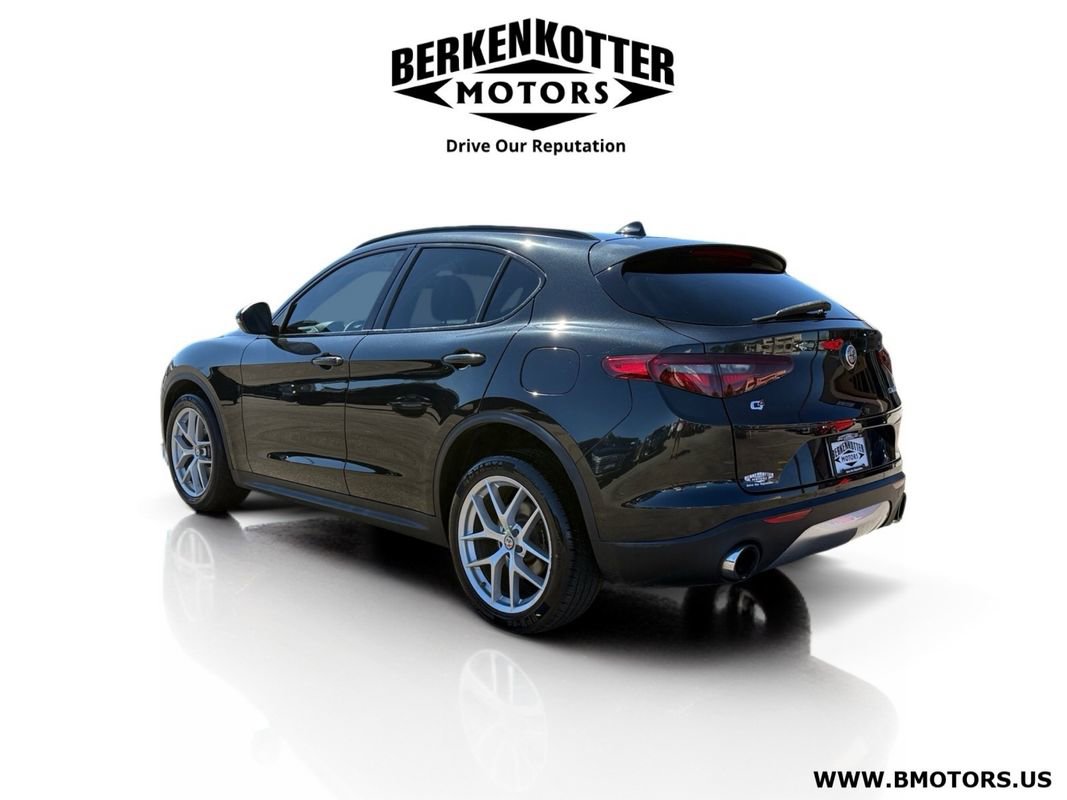 Used 2018 Alfa Romeo Stelvio Ti Sport image 5