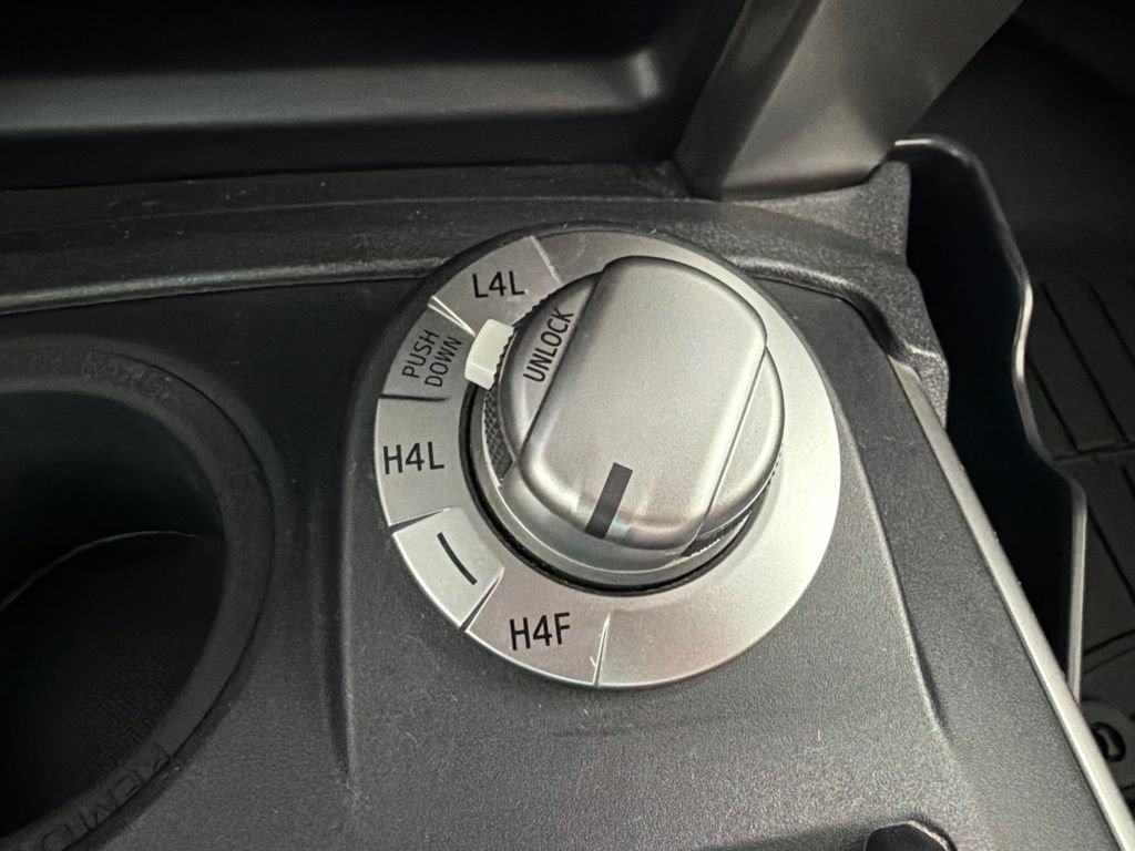 Used 2021 Toyota 4Runner Limited AWD/4WD image 20