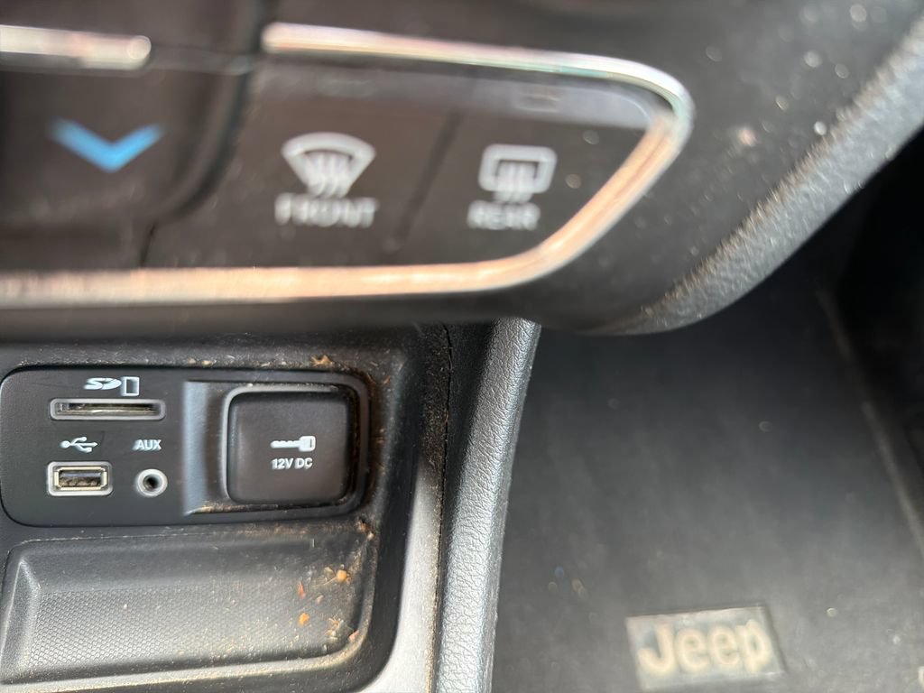 Used 2015 Jeep Cherokee Limited FWD image 11