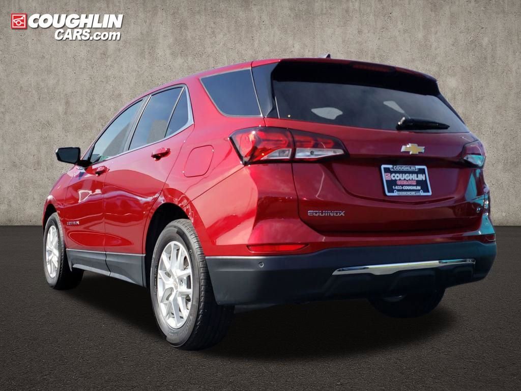 Used 2024 Chevrolet Equinox LT image 3