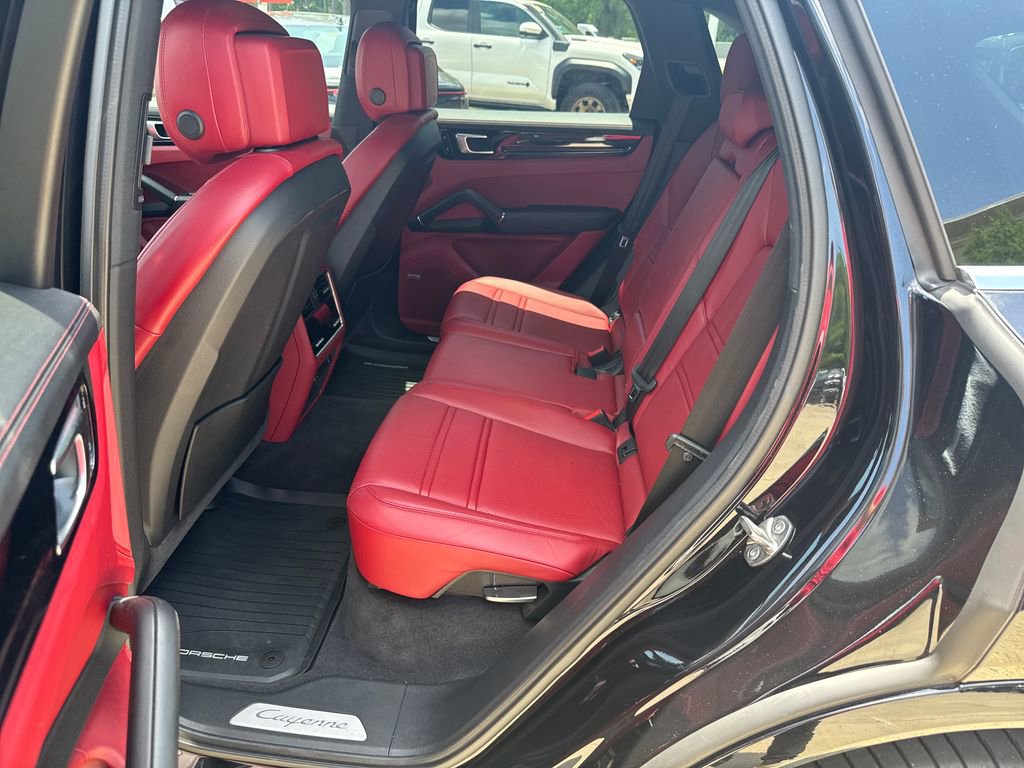 Used 2021 Porsche Cayenne S AWD/4WD image 17