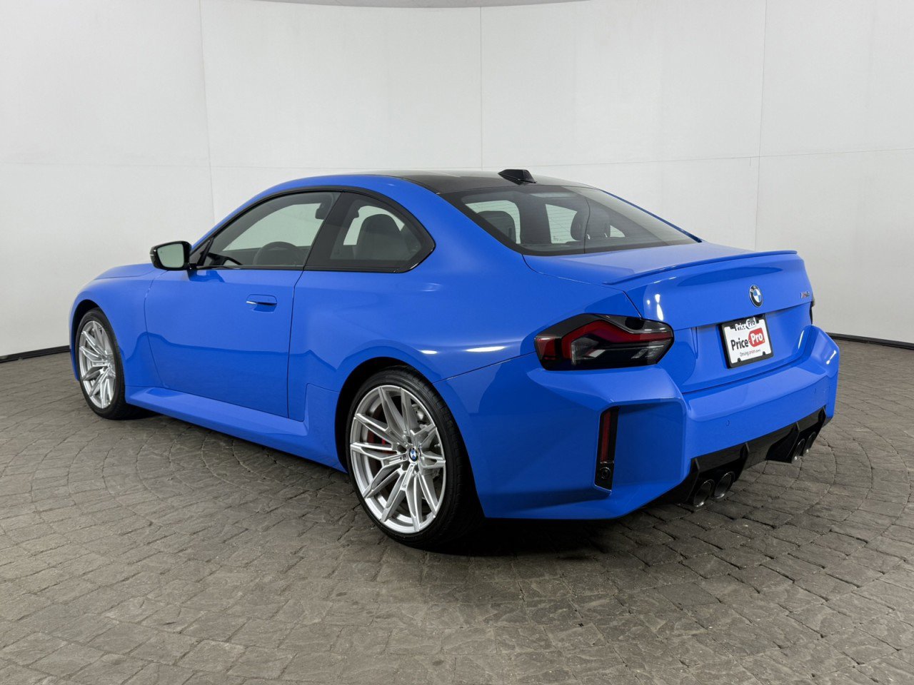 Used 2025 BMW M2 w/ Lighting Package image 5