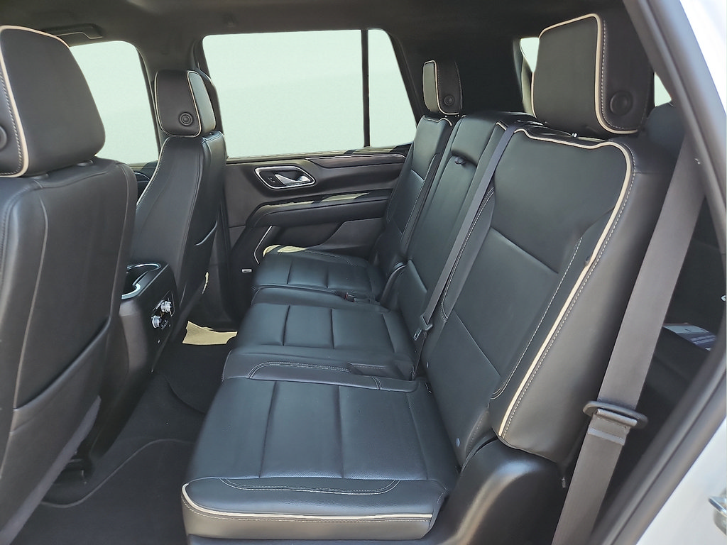Used 2024 GMC Yukon SLT AWD/4WD image 10