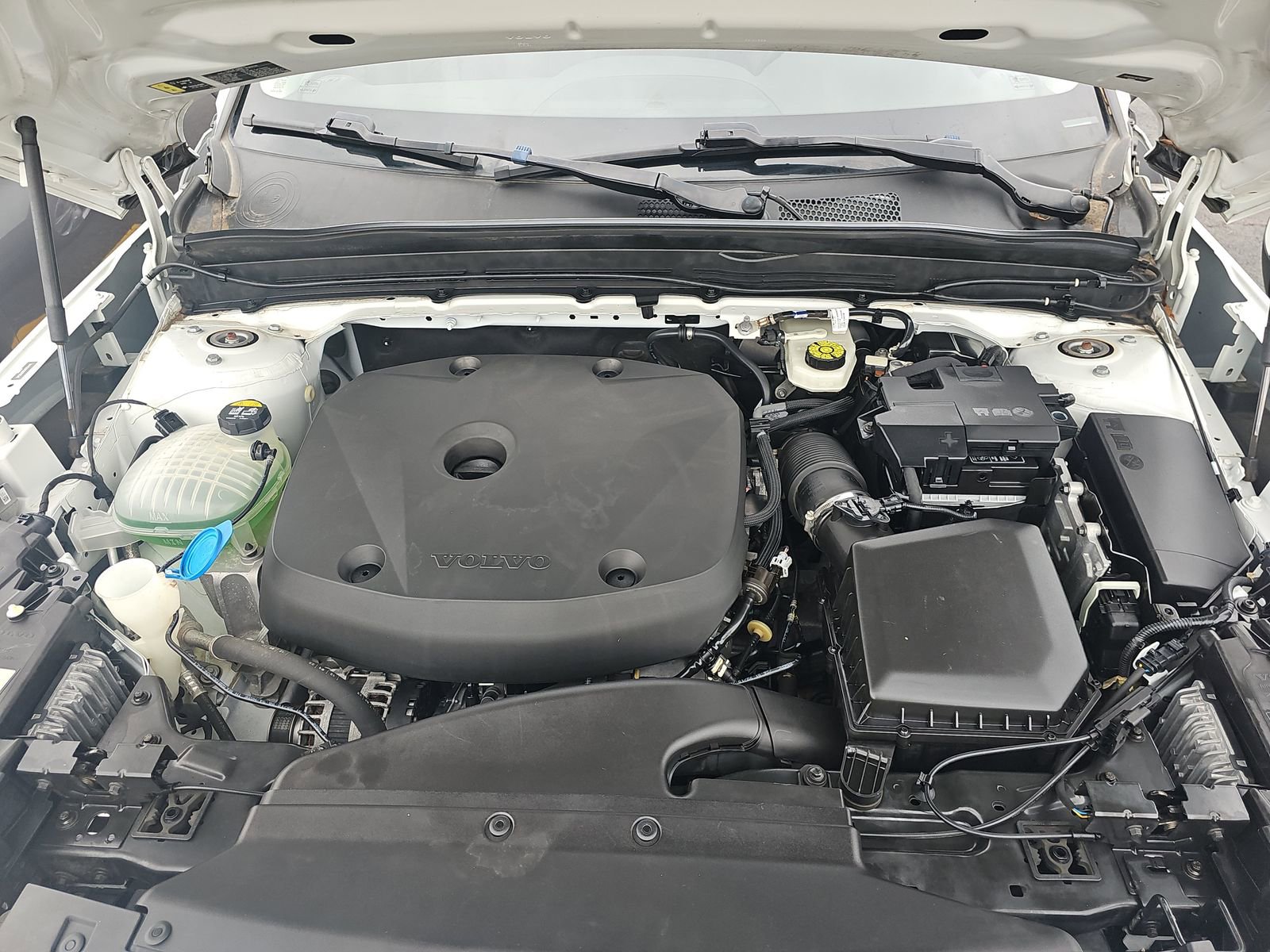 Used 2022 Volvo XC40 T5 Momentum AWD/4WD image 21
