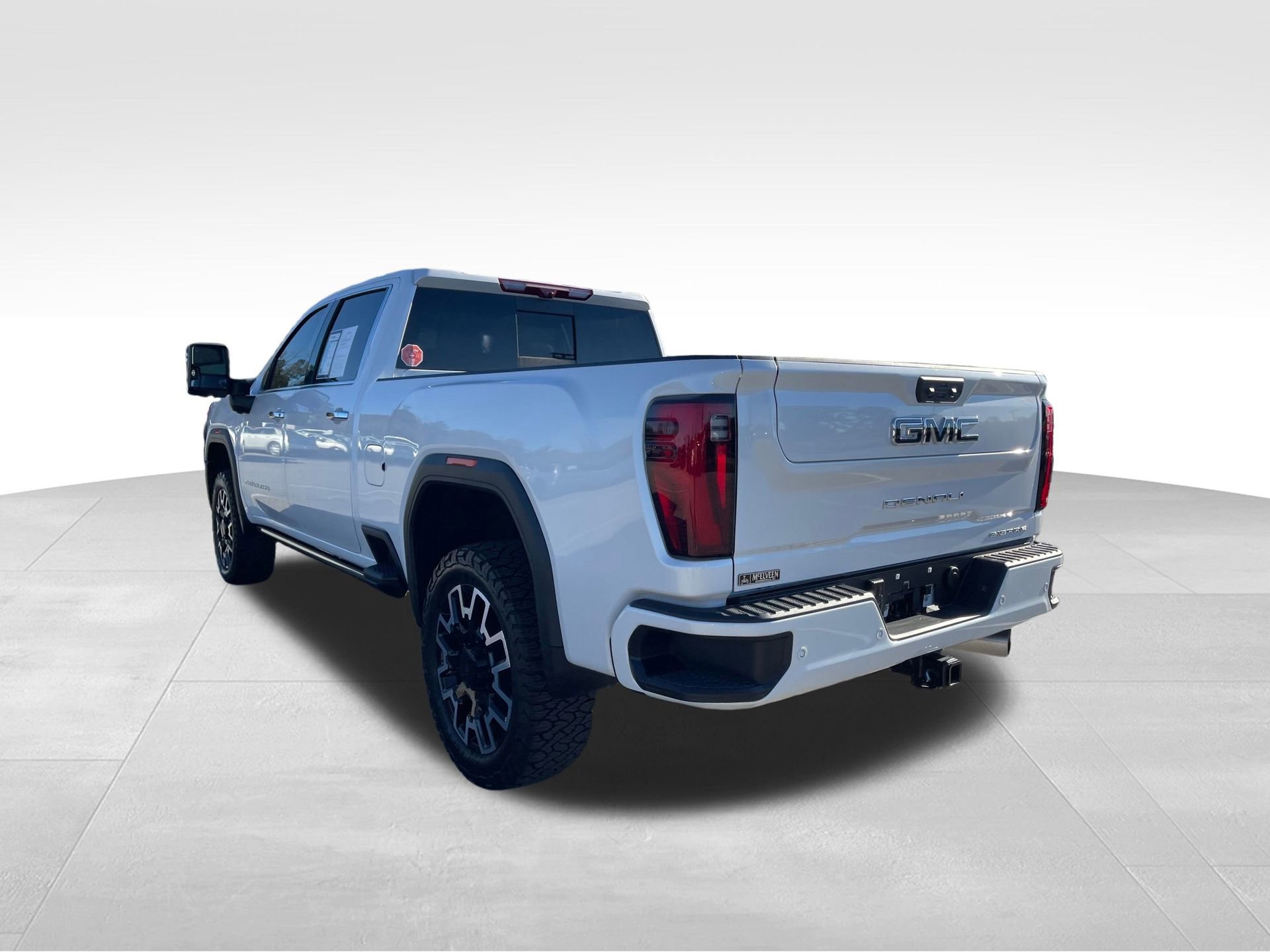 Used 2025 GMC Sierra 2500 Denali Ultimate image 8