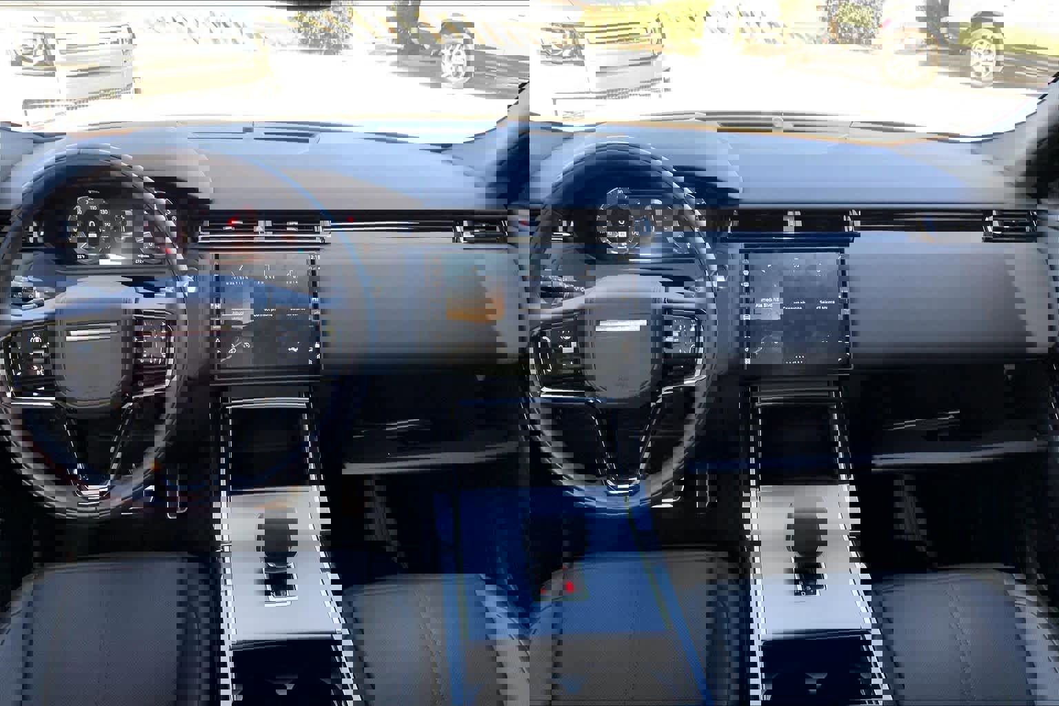 Used 2025 Land Rover Range Rover Velar Dynamic SE image 13