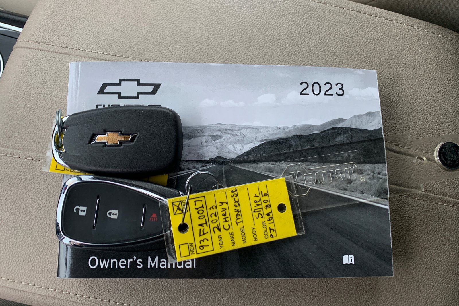 Used 2023 Chevrolet Traverse LS w/ Safety Package AWD/4WD image 11