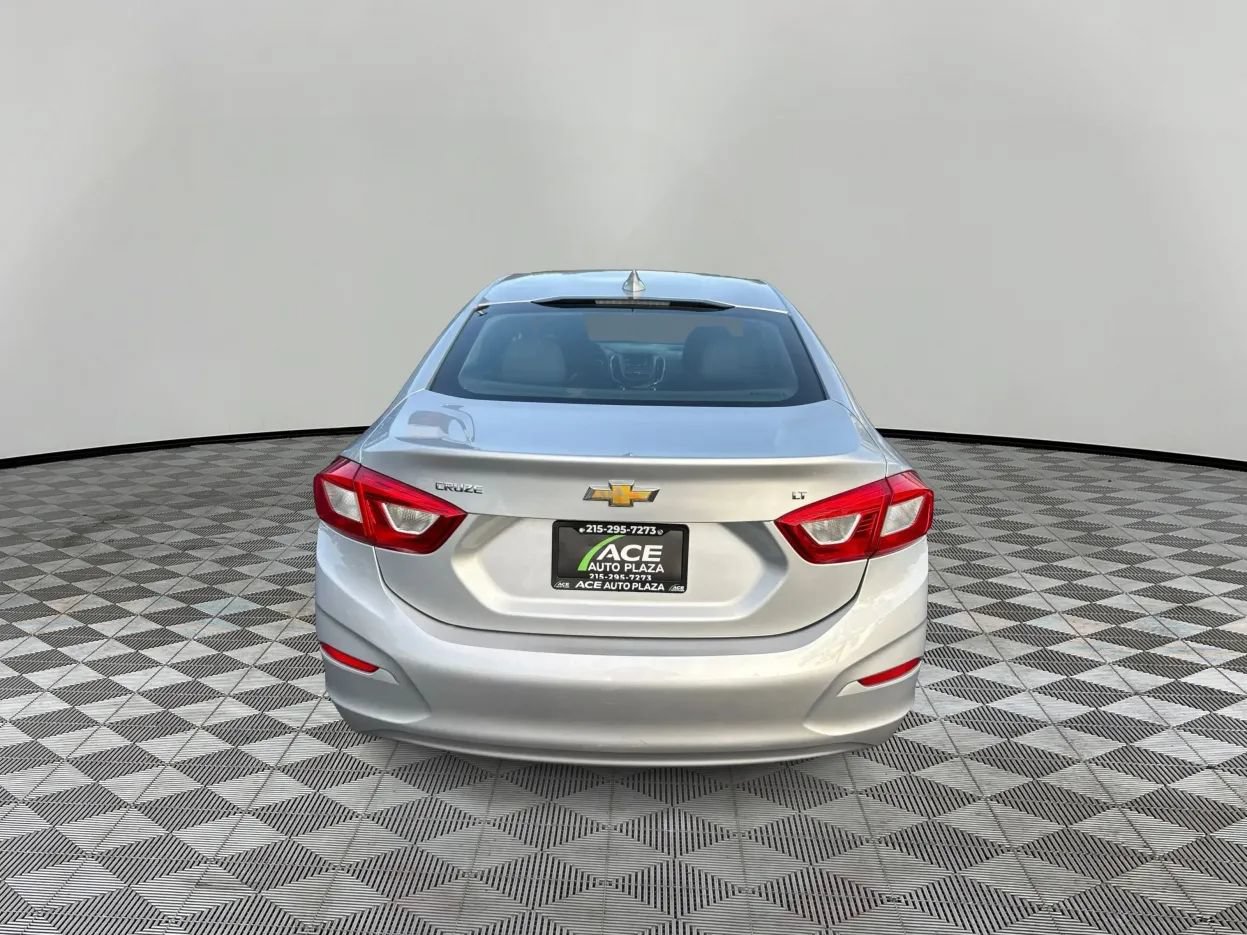 Used 2017 Chevrolet Cruze LT FWD image 6