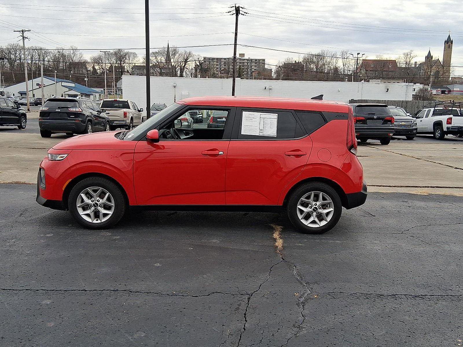 Used 2022 Kia Soul LX w/ Technology Package image 6