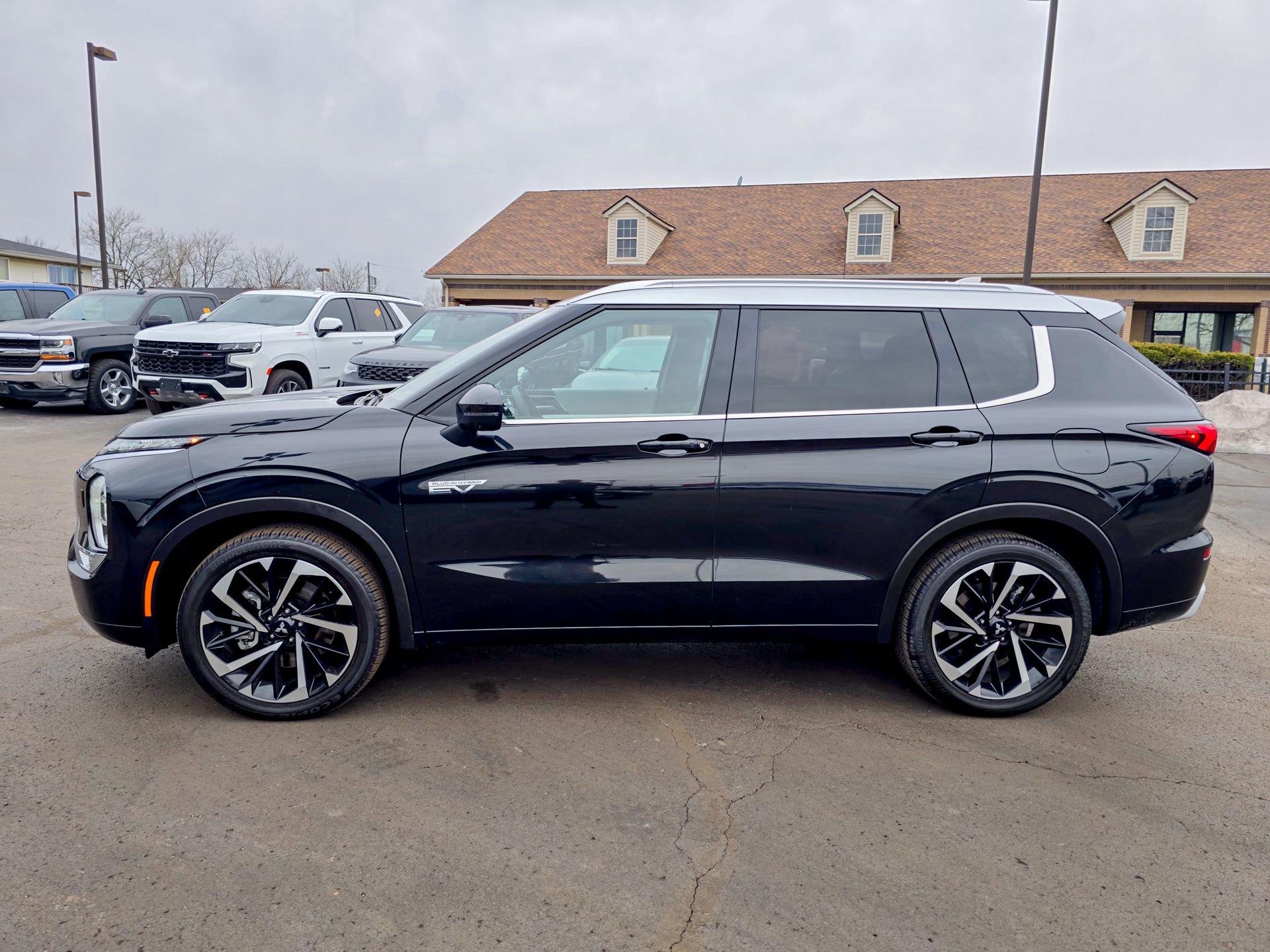 Used 2024 Mitsubishi Outlander SEL image 13