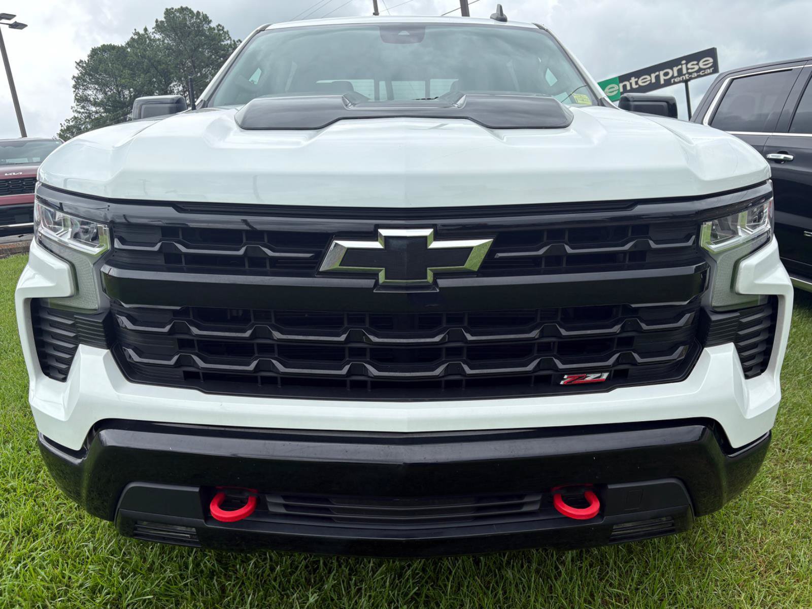 Used 2024 Chevrolet Silverado 1500 LT Trail Boss w/ Convenience Package II AWD/4WD image 6