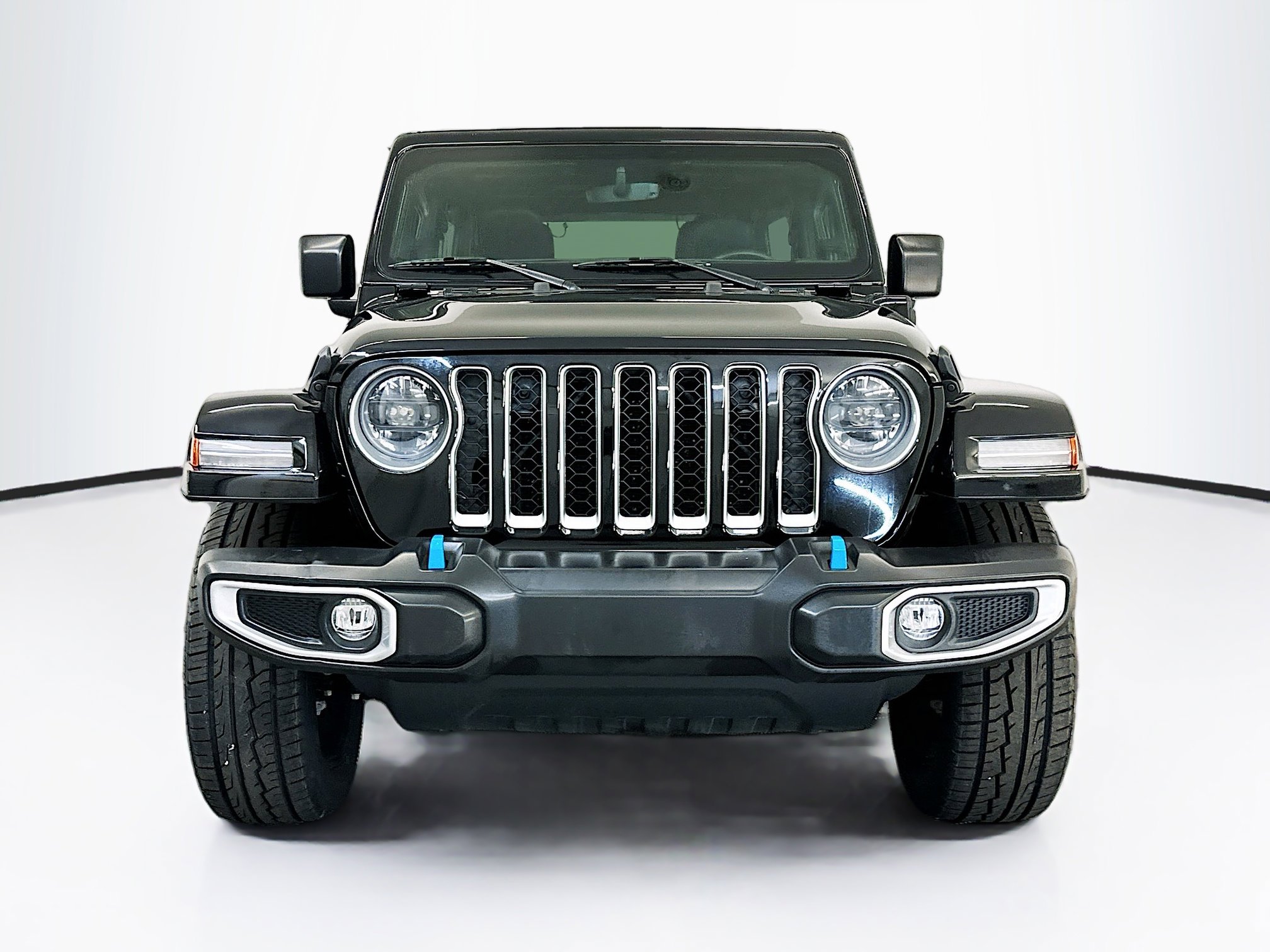 Used 2023 Jeep Wrangler Unlimited Sahara w/ Cold Weather Group AWD/4WD image 2