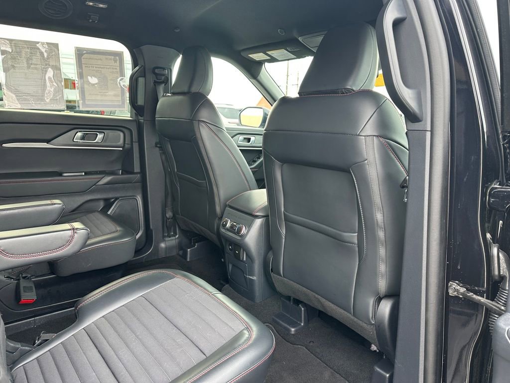 Used 2025 Ford Explorer ST-Line AWD/4WD image 20