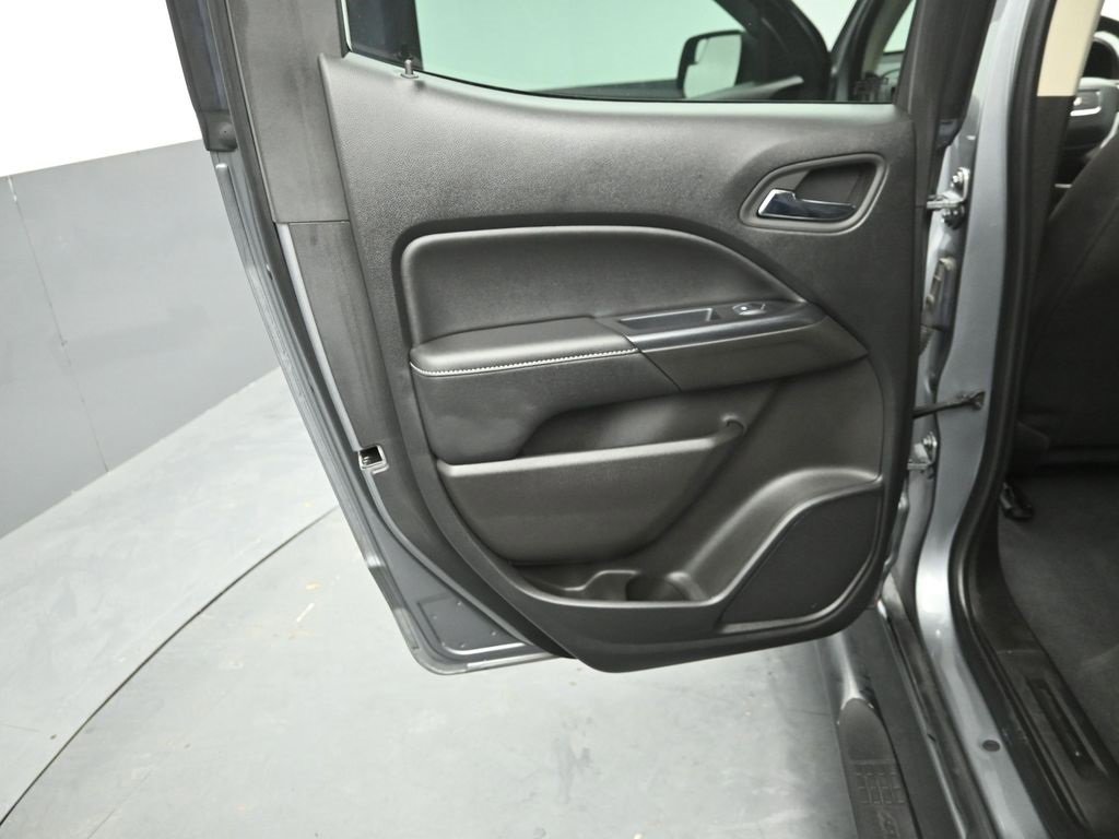 Used 2020 GMC Canyon SLE w/ Driver Alert Package image 21