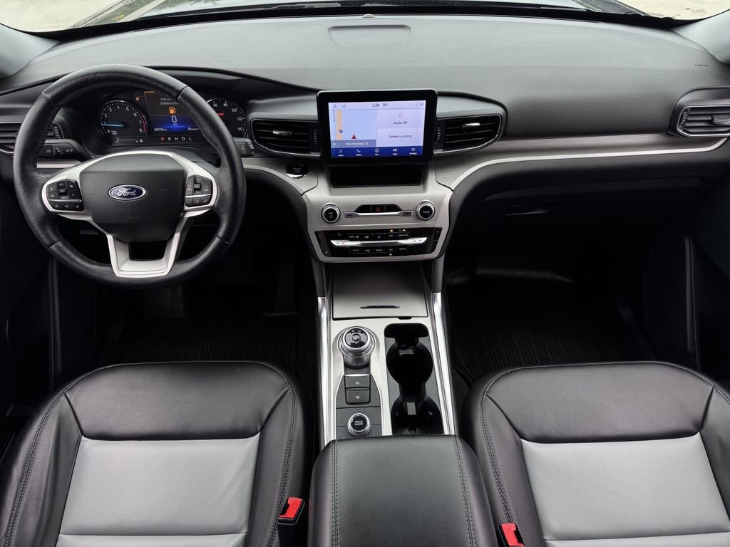 Used 2023 Ford Explorer XLT w/ Equipment Group 202A image 10