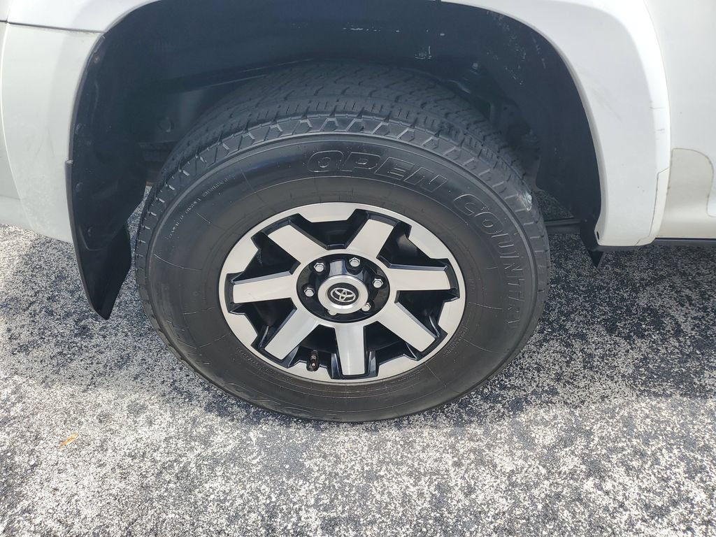 Used 2019 Toyota 4Runner TRD Off-Road AWD/4WD image 7