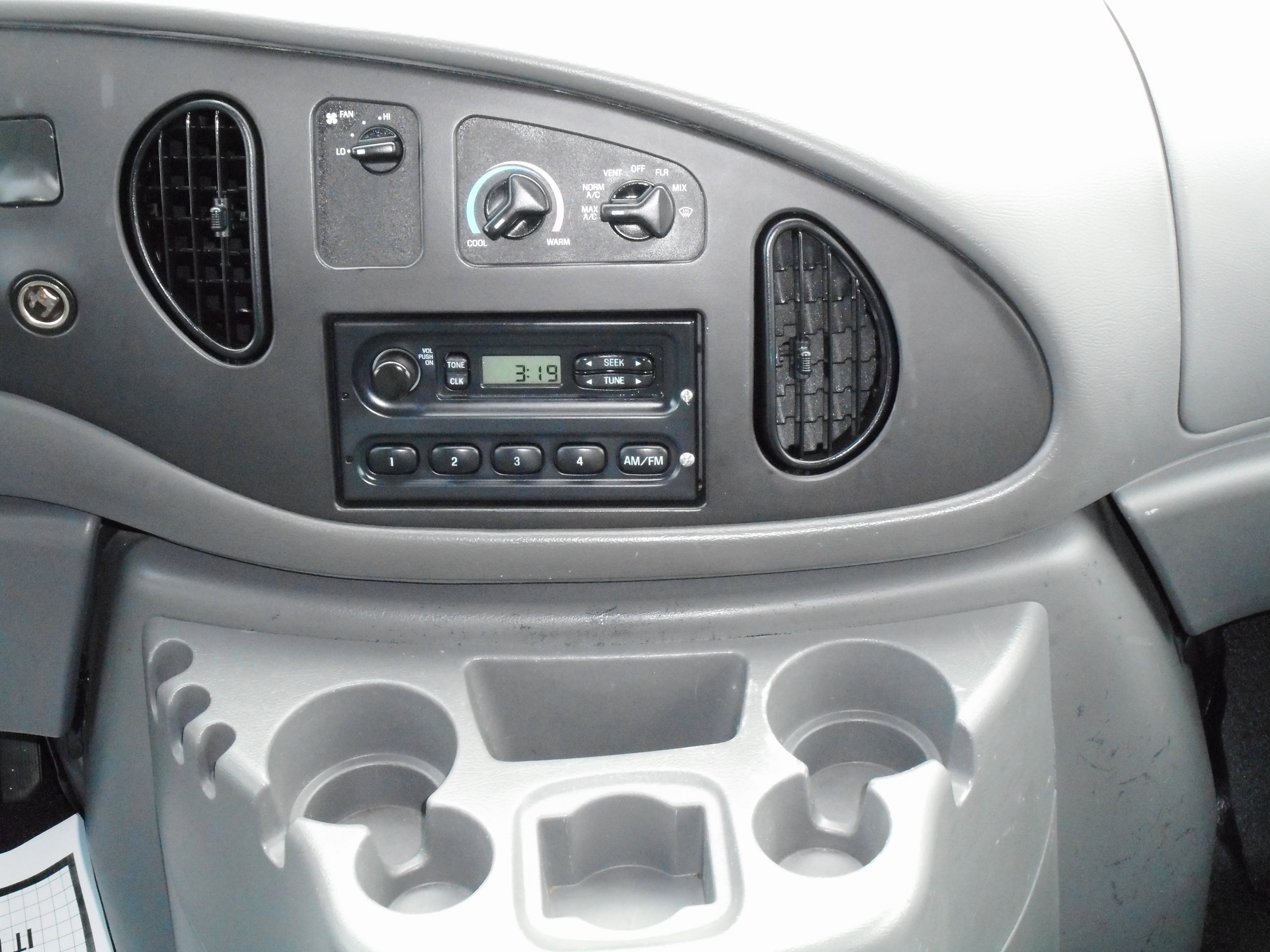 Used 2008 Ford E-350 and Econoline 350 Super Duty image 21