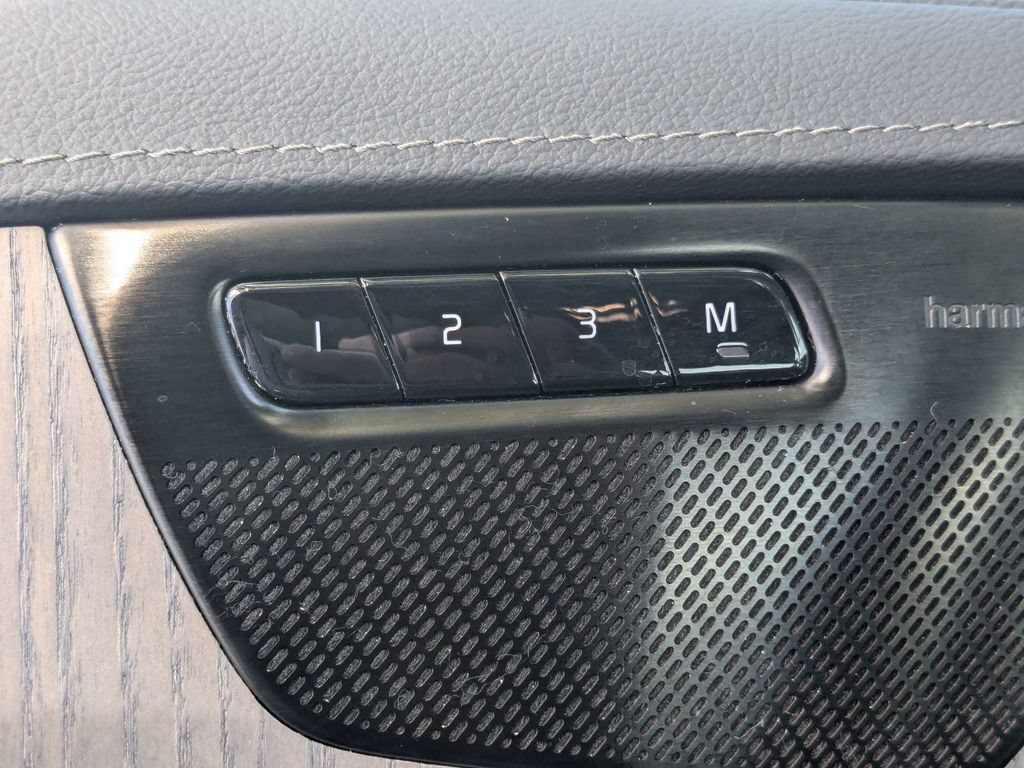 Certified 2023 Volvo XC90 B6 Ultimate AWD/4WD image 32